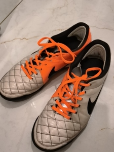 耐克传奇5足球鞋