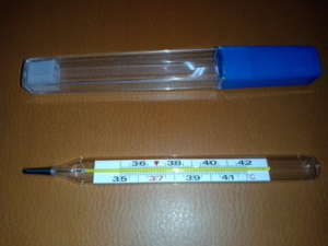 东岳牌水银体温计,加厚加粗玻璃外壳,大号字体,刻度清晰,使用