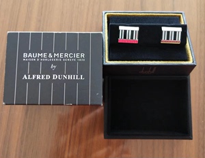 英国经典男装品牌Dunhill与瑞士名士表的一款联名款男士袖