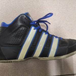 霍华德篮球鞋阿迪达斯