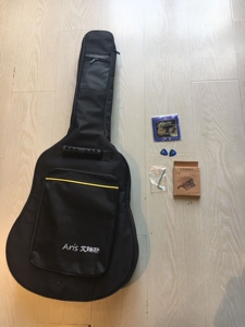 艾瑞斯吉他一把,一千多入手,弹了两次不想弹了(发票不小心丢了