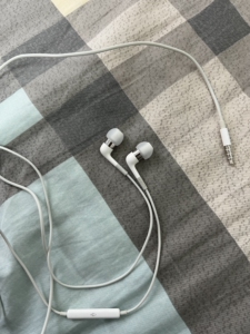 苹果耳机 动铁耳机ma850,声音完好,成色一般般,3.5头