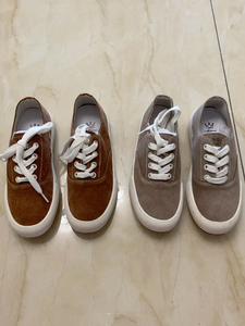 磨砂牛皮运动休闲鞋卡迪莎反绒皮圆头女鞋 百搭女鞋