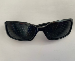 小孔成像眼镜,全新的,缓解近视散光利器.