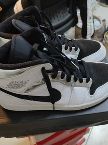 二手aj1 黑白银小伦纳德 鞋帮 正常 小磨损 地方都拍出来