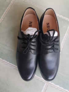 女式单皮鞋,系带,牛皮,4分跟,防滑底设计.乔耐产品.41码