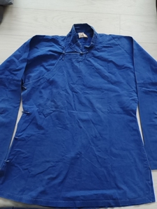 老式斜襟上衣,有穿着痕迹,介意勿拍,衣服有年代感,有气质,尺