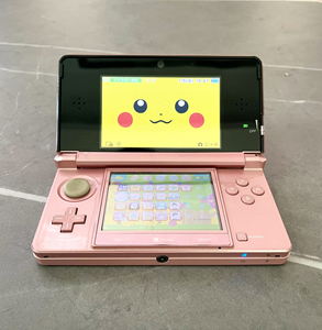 3ds老小三游戏机粉色 32g已破解  配件充电线和笔 代下