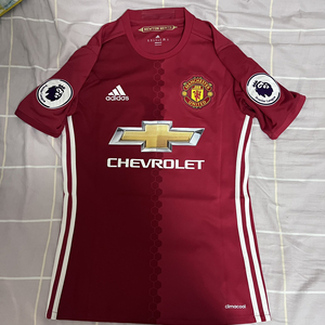 英超 曼联 1617赛季 主场球衣 连25号瓦伦西亚字章 x