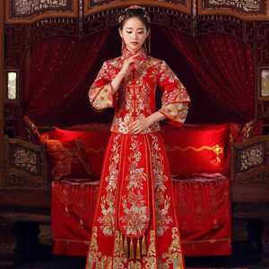 红色禾秀服，中式新郎，新娘金色，买三套中式新娘秀禾服送男装一