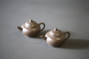 台湾回流黑料荆溪惠孟臣款水平对壶,50cc