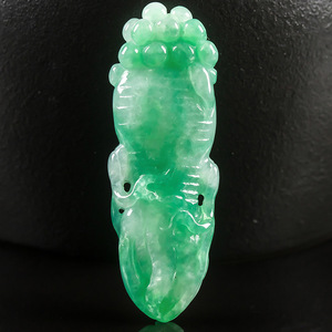 正品缅甸天然翡翠a货玉器飘绿人参如意玉吊坠 8.25g