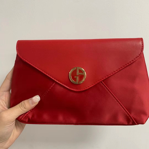 阿玛尼红色包