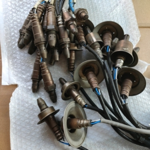 适用于丰田皇冠锐志凯美瑞卡罗拉原装进口拆车前后氧传感器有兴趣