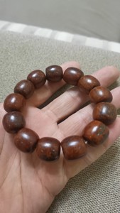 天然河磨玉火燎皮枣红皮子,老型珠手串16×17保真,带国检证