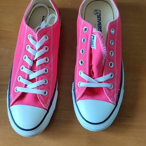 全新正品匡威经典款粉色低帮39码.