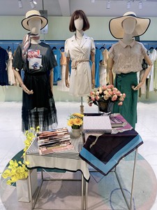 上海「JUE&SUE拉素&塔她」21年夏装，极简职业范，时尚
