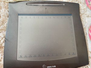 友基wp8060 数位板手绘板 型号在图4 有压感 带光盘带