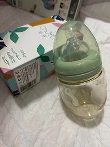 初芽奶瓶