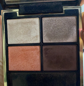 光橙花眼影suqqu02 左上角可以当高光,右下角可以当眼线