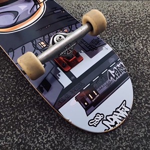 滑板# 双翘ind双中空桥 小火人轮 整板出