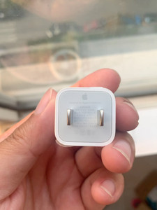 苹果原装5w充电器,苹果xsmax拆机充电器,全新未拆封.保