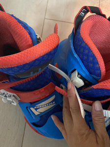 费斯z1,网上价格一直都是1680元,专业轮滑鞋,跟平常买个