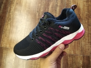 亿昌体育女款保暖运动鞋撤柜清仓!最后两双亏本捡漏.