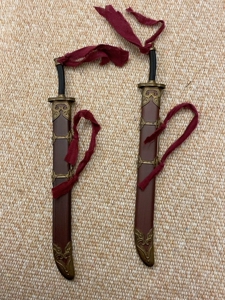 猴厂武松武器,1/6包胶兵人使用,如图所示刀刃有点毛,完美主