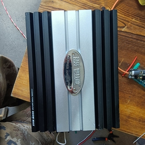 黑剑汽车功放,2路功放,总功率800瓦,自己车拆下来的功放所