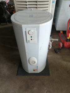000人付款淘宝海尔银海象电热水器50l,当初新房装修买来发现尺寸太大