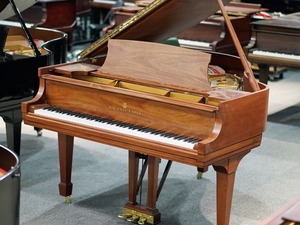 施坦威steinway s155小三角钢琴