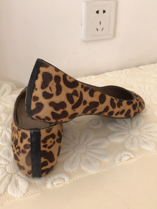 ecco爱步女士平底鞋 豹纹马毛反毛皮 38码 新旧程度如图