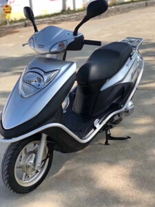 二手摩托车,踏板车,女装车极品新大洲本田迪奥dio125,银