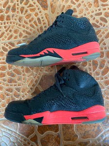 aj5爆裂纹黑红 44.5内衬都是皮质 无敌质感 不易撞鞋