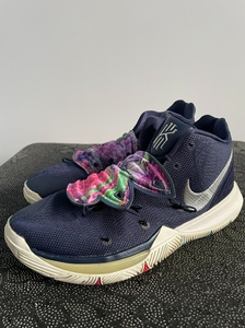 欧文5球鞋灵魂之眼44.5码 成色如图鞋底轻微磨损鞋帮轻微破