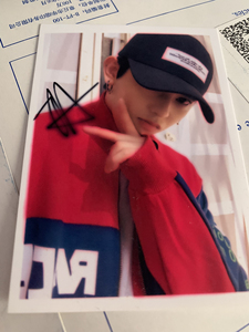 出ja符龙飞亲笔签名拍立得