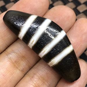 【特价福利】藏区回流高油包浆老料牛角多线天珠