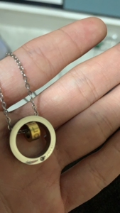 佐卡伊 钻石项链旋转的爱钻石项链女士时尚钻石项坠送女