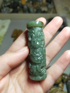 000人付款淘宝老翡翠吊坠,老坑冰糯种盘龙柱吊坠,玉质细腻油润度好