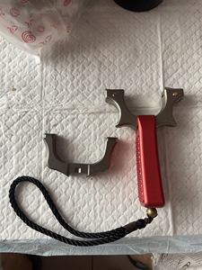 弹弓.甬水虎.d5.钛合金头.铝把.弓门未碰到过.品相基本全