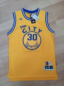 金州勇士队斯蒂芬库里复古球衣.恭喜小学生取得第四个总冠军.