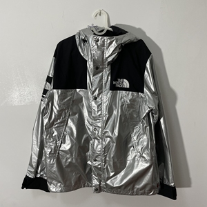 tnf supreme 银角大王 冲锋衣 m码 成色极新