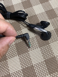 索尼mdr-e828耳机 sony e828 中国产等长线