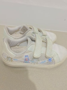 巴拉巴拉爱沙公主32码数小白鞋。20包邮