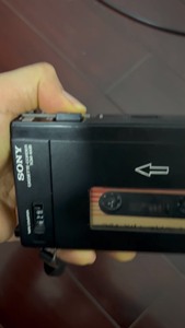 索尼TCM-100B随身听磁带机，单声道随身听，外观酷似TP