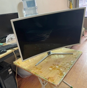 出40台惠科hkc白色32寸na32ca曲面屏显示器,180