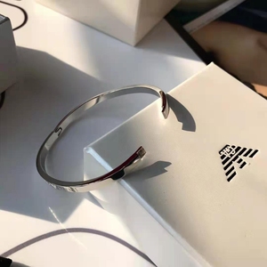 000人付款淘宝emporio armani阿玛尼女士项链手镯走秀款阿玛尼手