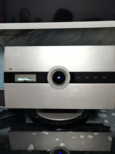 vifa威发超薄家庭影院一套,两个主音响,两个环绕,一个中置