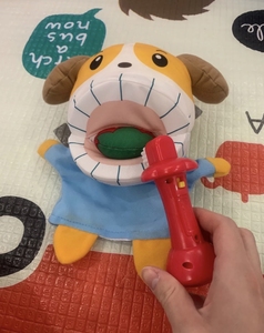 巧虎17月龄大嘴狗刷牙玩具 一个电动小牙刷 一个大嘴狗玩偶